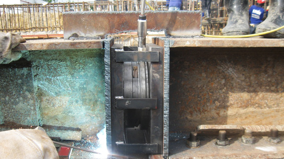 Electro-hydraulic Load Cells for Steel Linings and Struts — image 5