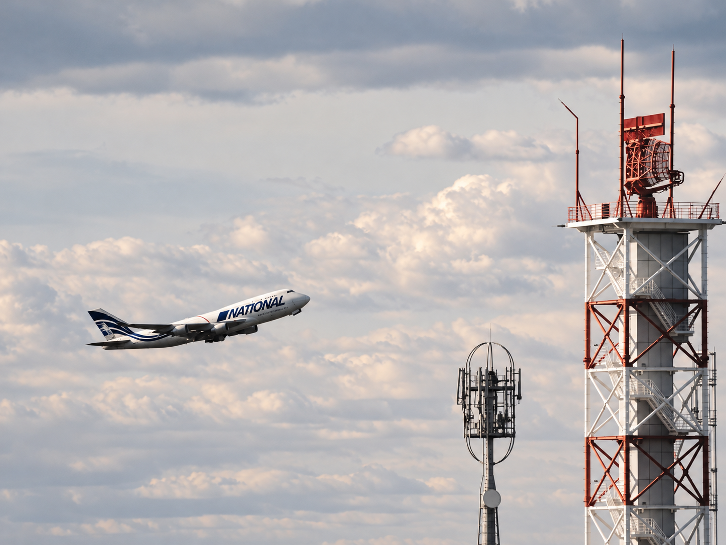 Aviation Weather Observation System - AWOS — Applications